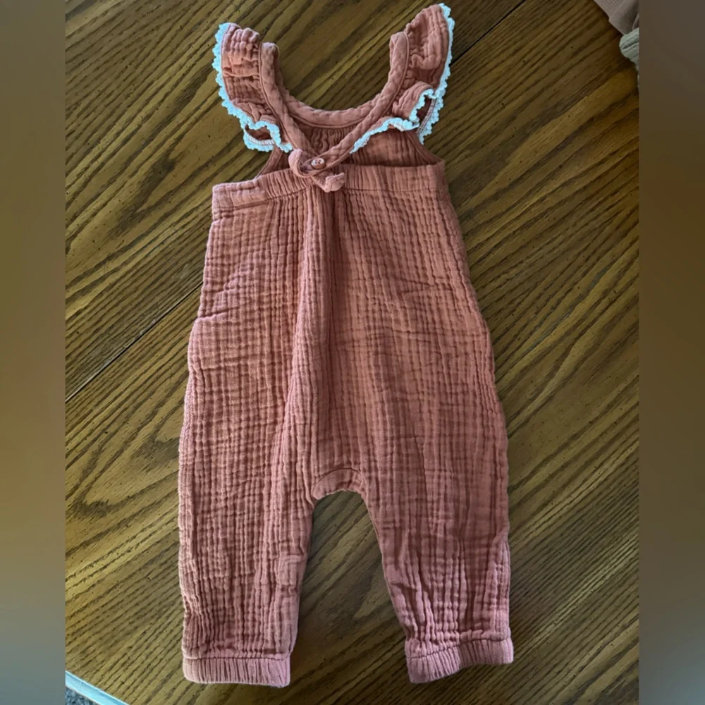 Cat & Jack 3-6 month romper - Picture 3 of 3